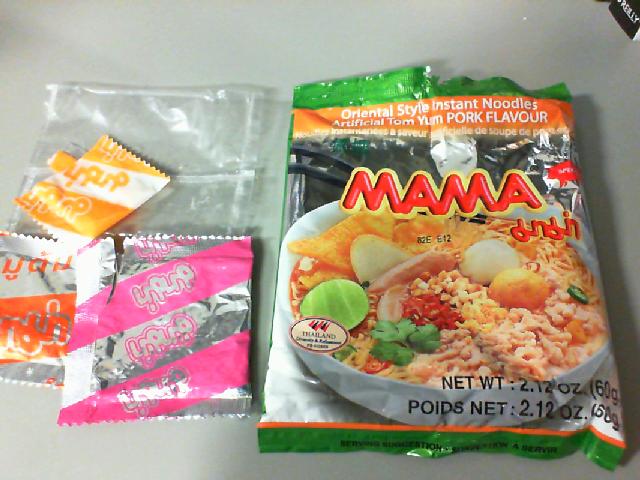 Mama Pork Tom Yum wrapper and packets